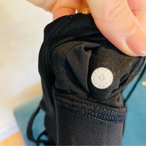 Lululemon Stash N’ Run Bra in Black, Size 12 - Picture 7 of 7